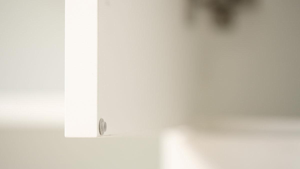 Detailaufnahme Fischauge an Tür Detailaufnahme Fischauge an weißer Schranktür zur Materialerhaltung